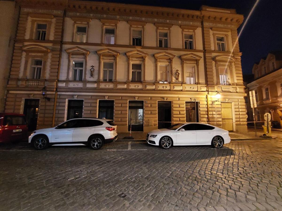 Exkluzivni Apartman V Prizemi V Hradci Kralove Hradec Králové Esterno foto